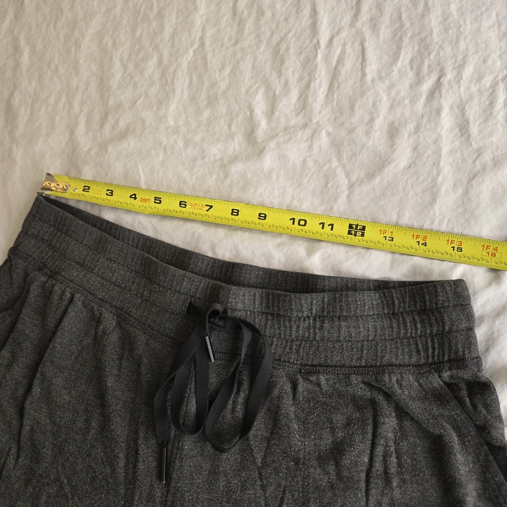 Beyond Yoga Dark Gray Ripped Knee Joggers Drawstring Waist Hip Pockets EB2 - Picture 4 of 8